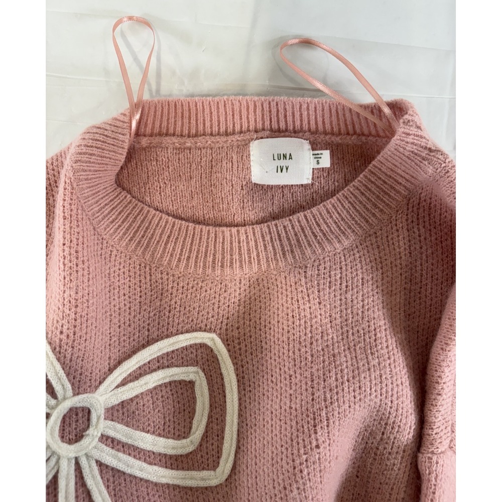 Luna & Ivy Women's Pink Sweater with White Bow Accents Size Small S - Picture 4 of 8